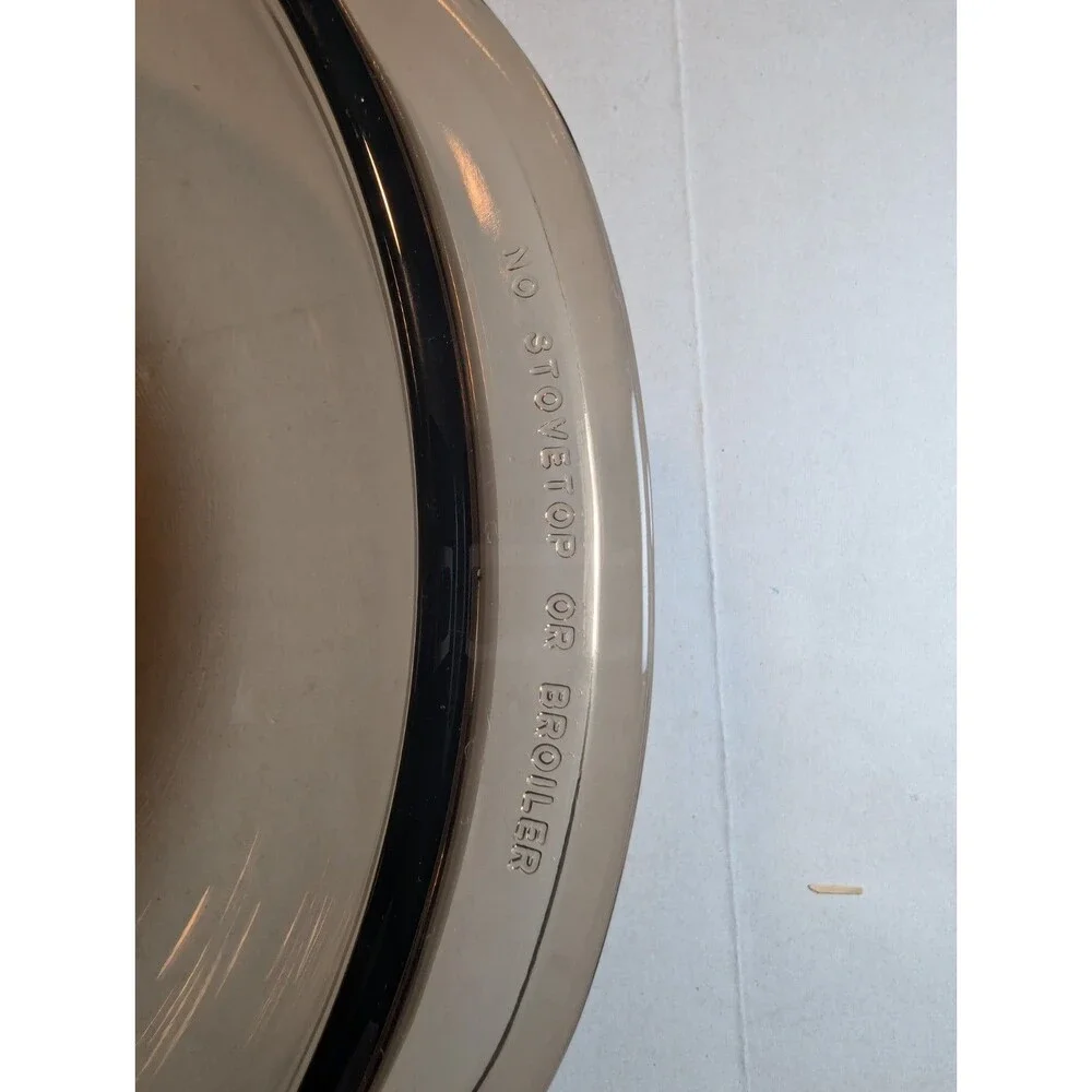 Vintage PYREX 024 Amber Glass Round 2 Quart Casserole Baking Bowl NO LID Brown